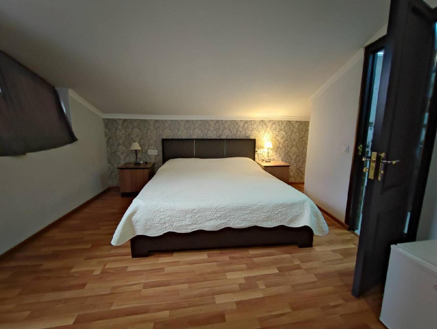 Feier Hotel Jerevan Eksteriør bilde