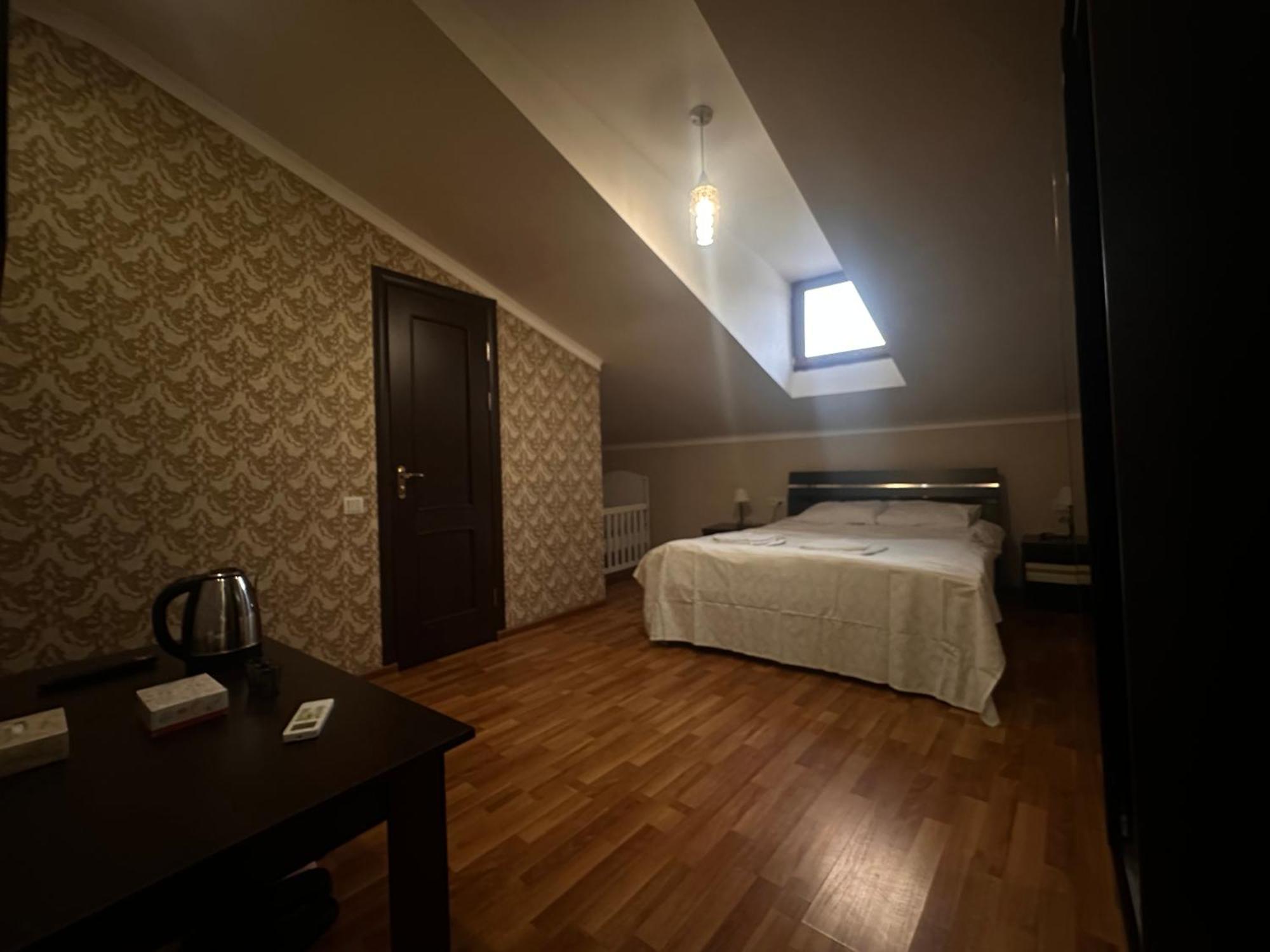 Feier Hotel Jerevan Eksteriør bilde